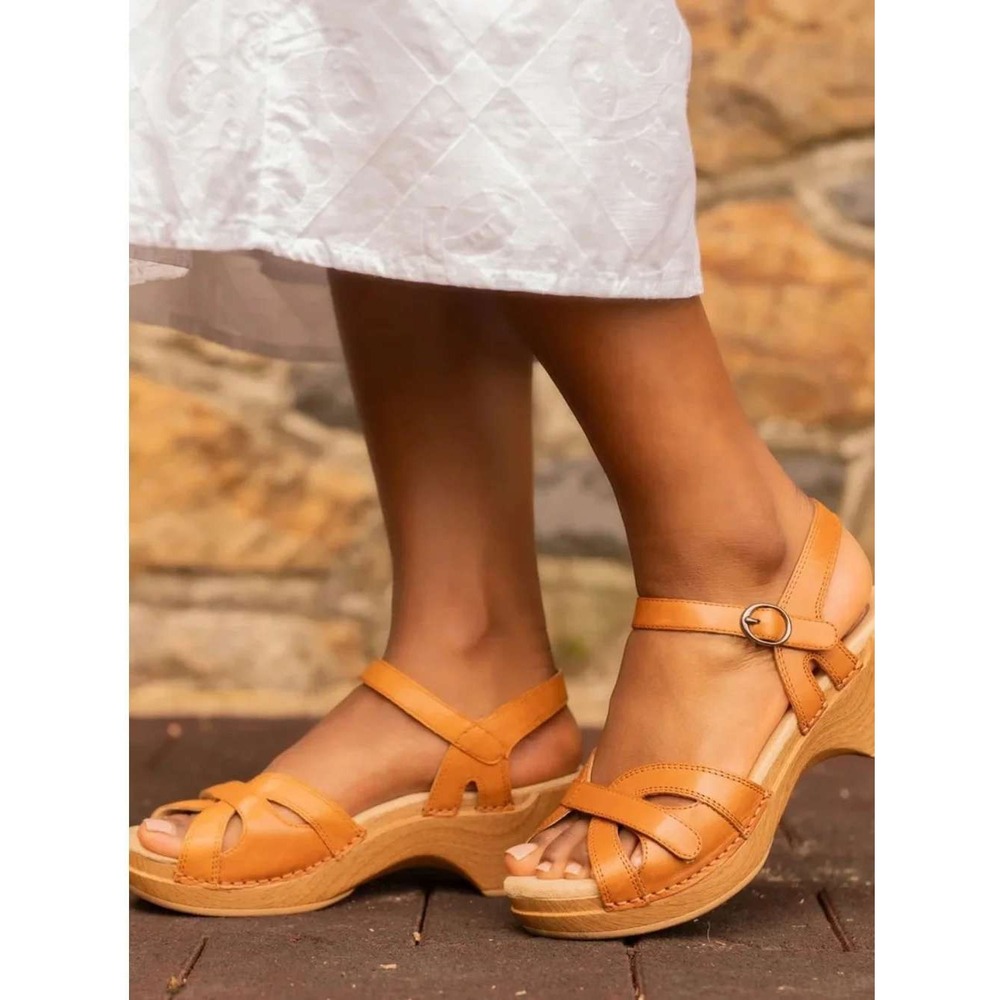 Dansko Season Wedge Sandals 39 Brown Leather Ankle Strap Platform Clogs Comfort